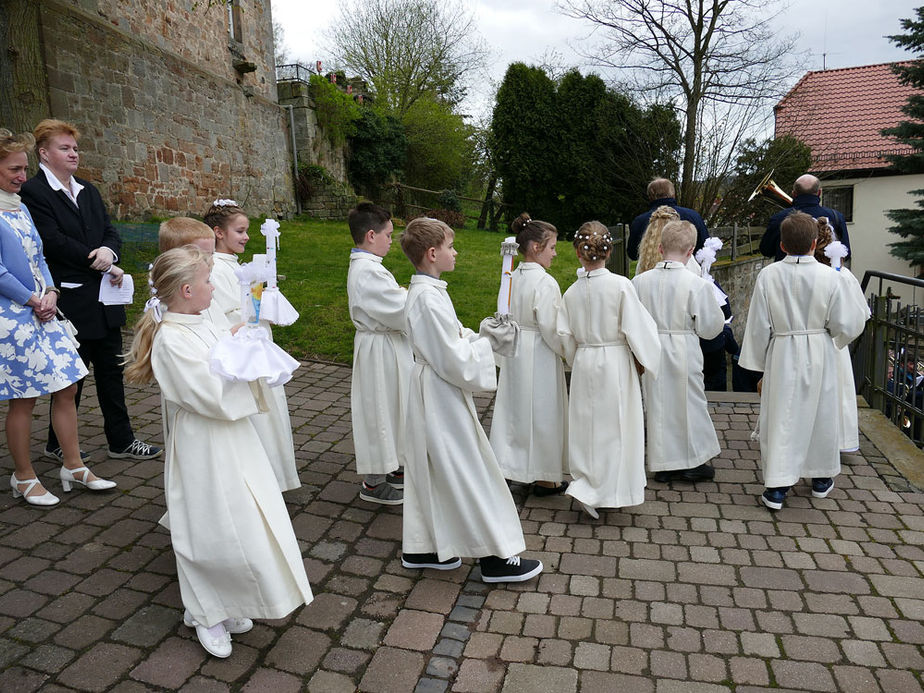 1. Heilige Kommunion in St. Crescentius (Foto: Karl-Franz Thiede)